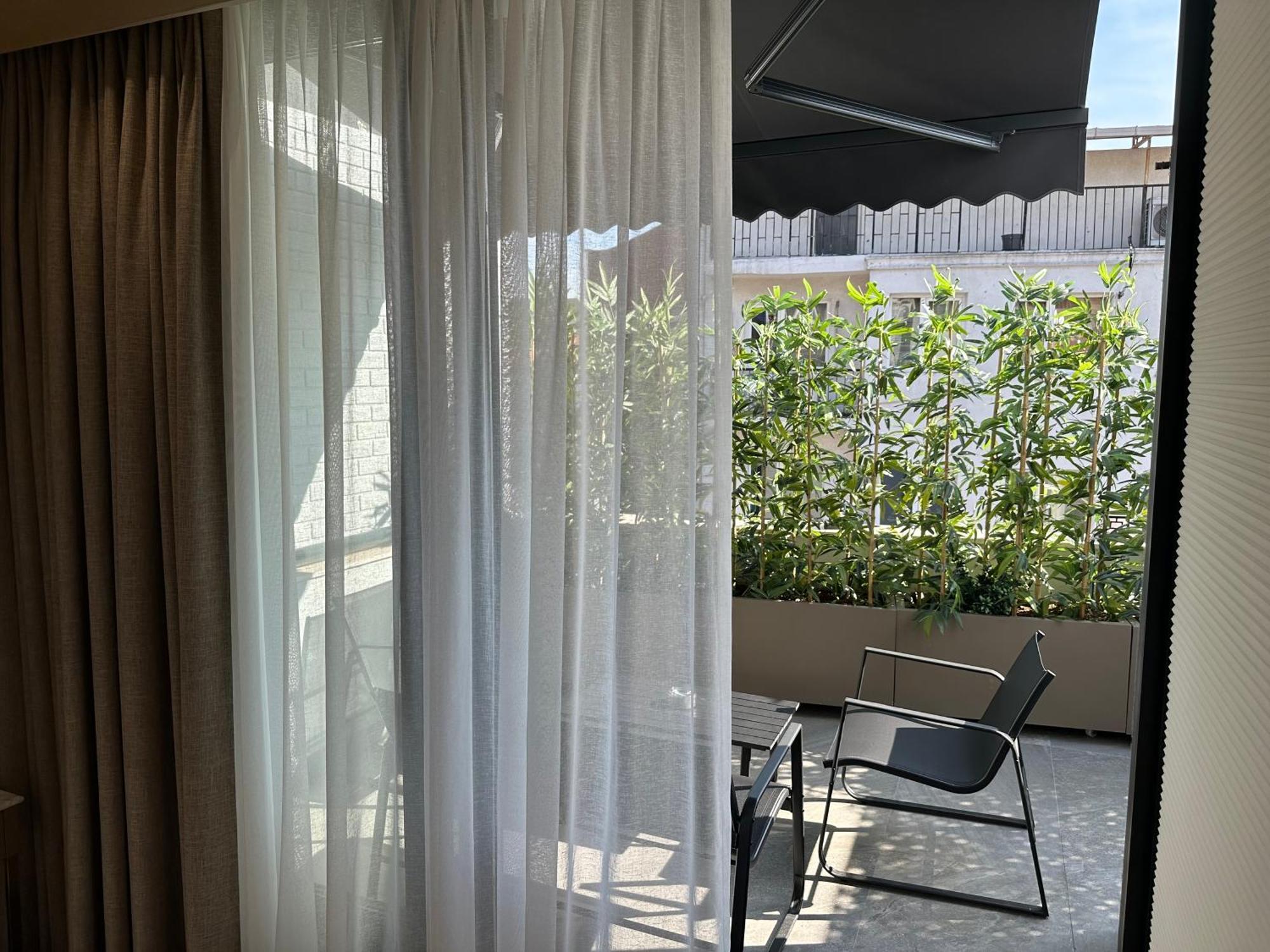 Smart And Simple Hotel Karakoy — Photos 2